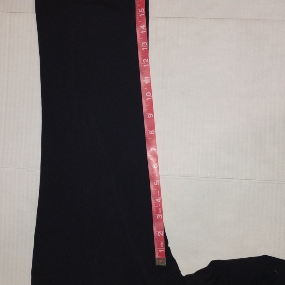 ALO Yoga Flare Leg Leggings. Women's size Small. Black in color. - Picture 4 of 12